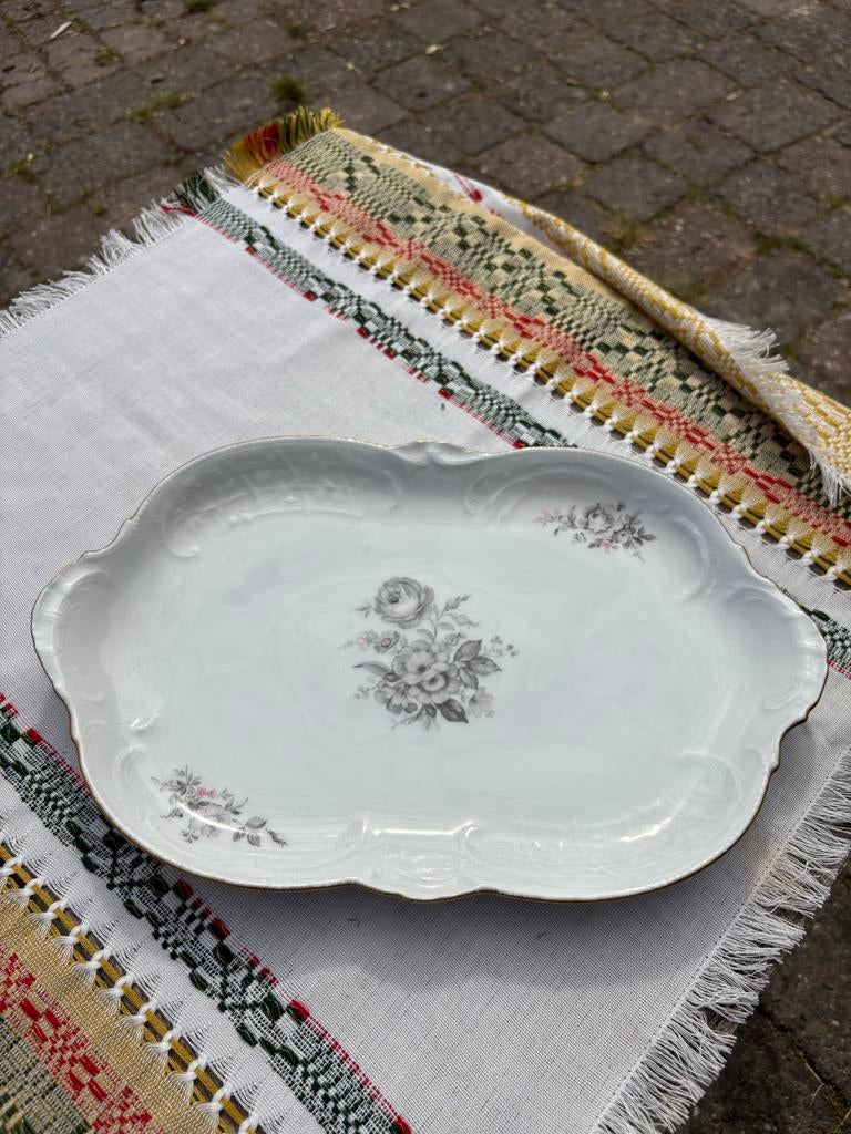 Rosenthal sanssoussi porseleinen schaal met rozen decoratie, Ophalen