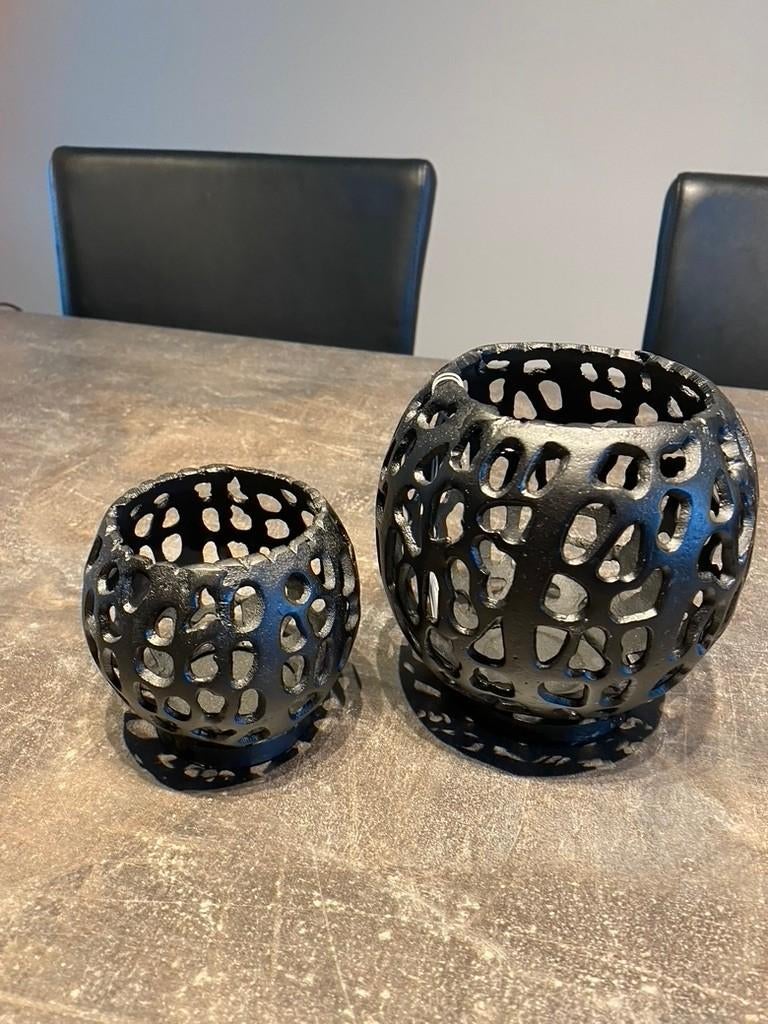 Nieuw set 2x zwarte windlichten groot en klein, Huis en Inrichting, Woonaccessoires | Kandelaars en Kaarsen, Ophalen, Nieuw, Overige materialen