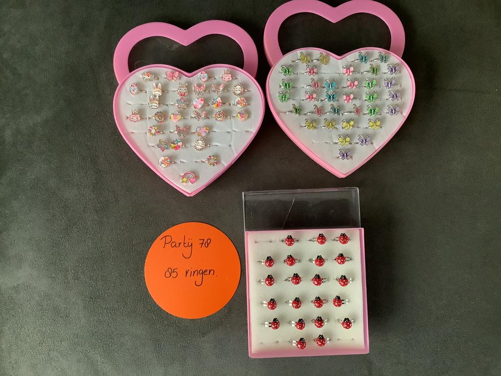 Leuk voor koningsdag, mooie kinderringen. ( partij 78), Ophalen of Verzenden, Nieuw, Overige kleuren, Armband