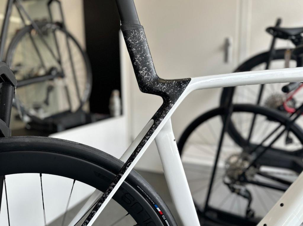 TREK Madone SL 6 Gen 8 GLOSS CRYSTAL WHITE/MATTE DEEP SMOKE, Fietsen en Brommers, Fietsen | Racefietsen, Overige merken, -, - 0
-, NL