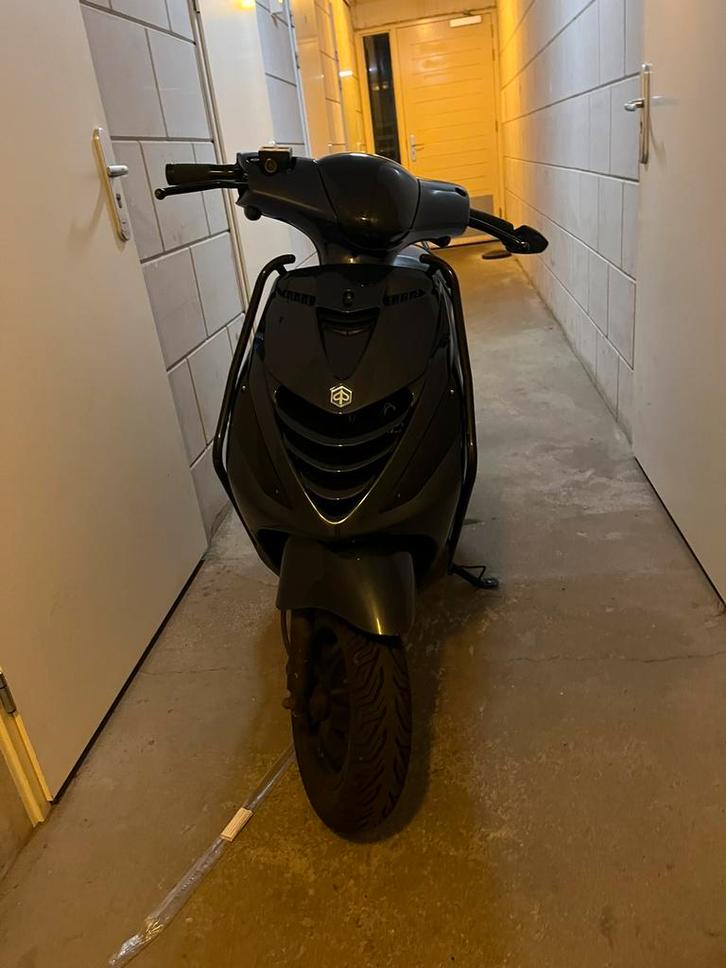Piaggio zip 50 cc 4t 2017, Fietsen en Brommers, Scooters | Piaggio, Zo goed als nieuw, Zip, Maximaal 45 km/u, Benzine, Ophalen