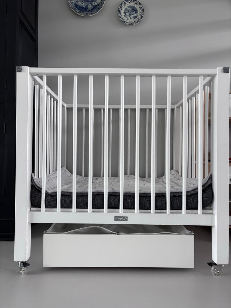 Bopita Box met verhogers, boxkleden, lade en wieltjes, Kinderen en Baby's, Boxen, Ophalen, Gebruikt, Vierkant, In hoogte verstelbaar