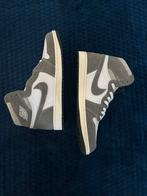 Jordan 1 Light Smoke Grey - Maat 45, Kleding | Heren, Schoenen, Ophalen of Verzenden, Nieuw, Overige kleuren, Sneakers of Gympen