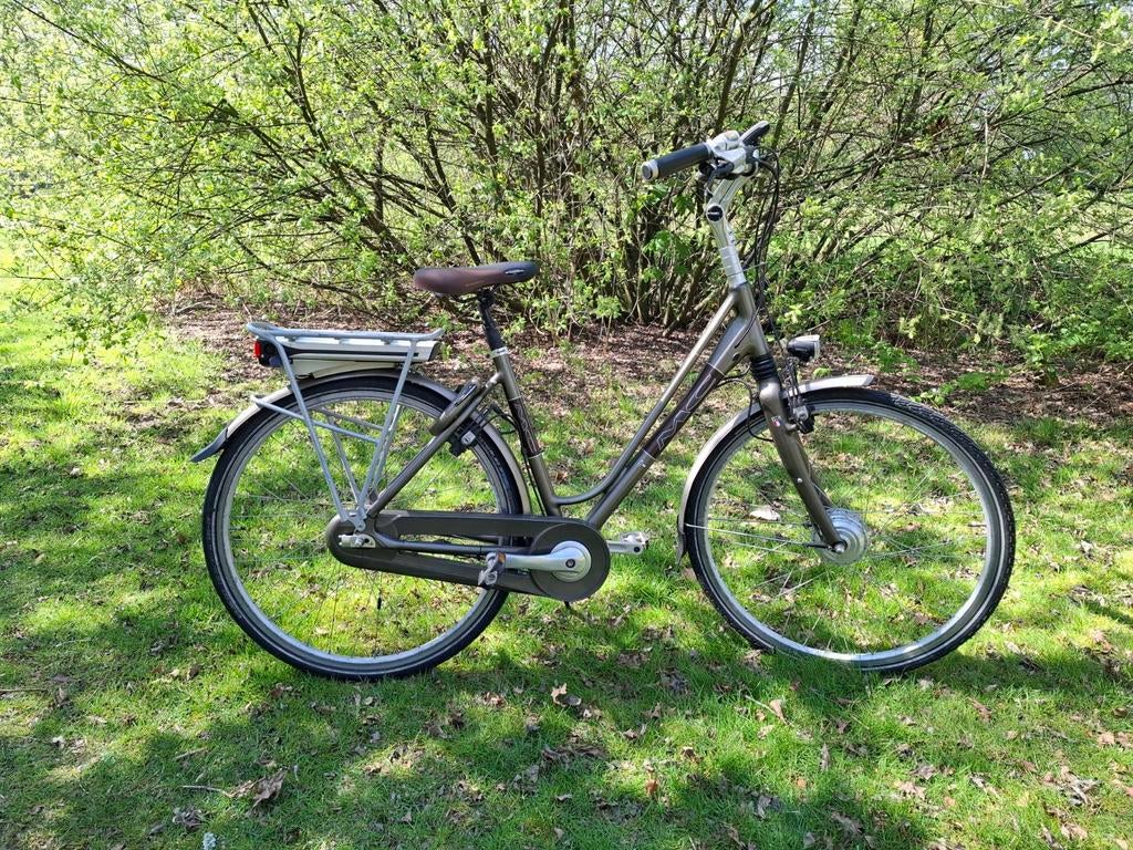 Zeer nette mc mature elektrische fiets, Fietsen en Brommers, Elektrische fietsen, Zo goed als nieuw, 47 tot 51 cm, 50 km per accu of meer
