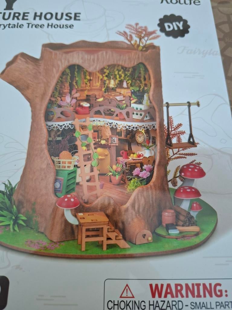 Rolife DIY Fairytale Tree House - Nieuw in verpakking, Overige merken, Nieuw, Ophalen of Verzenden, Groter dan 1:32