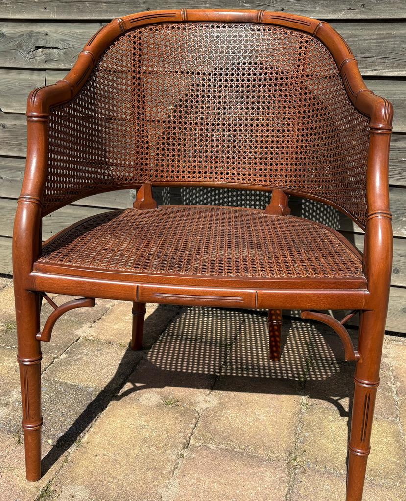 Rotan stoel in koloniale stijl, Ophalen