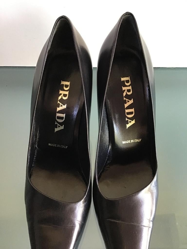 Prada hakken 37 zwart leer | Gratis verzenden, Kleding | Dames, Schoenen, Prada, Verzenden, Zwart, Zo goed als nieuw