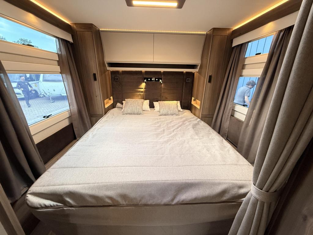 Kabe Imperial 780 DGLE, Caravans en Kamperen, Caravans, Rondzit, Schokbreker, Bedrijf, Kabe