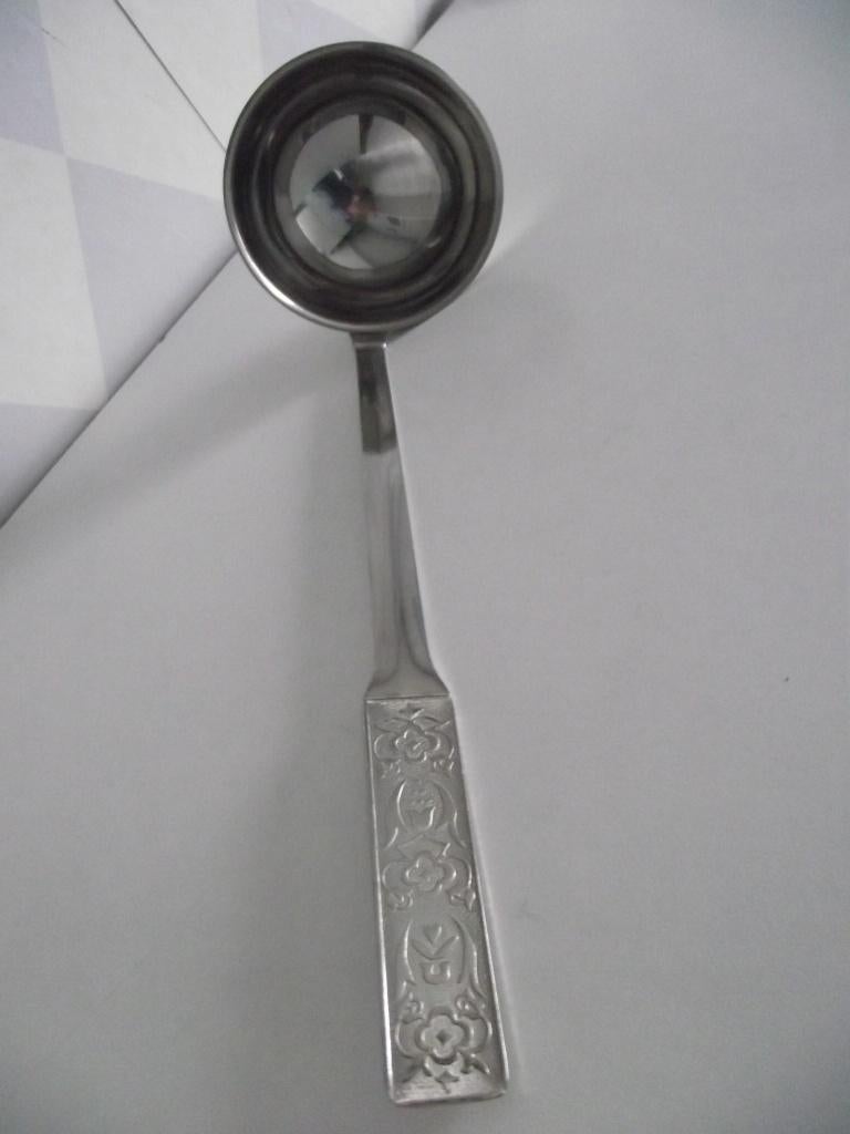 RVS soep opscheplepel bloemen decor 30 cm Rusland 1970-1979, Antiek en Kunst, Antiek | Bestek, Ophalen of Verzenden