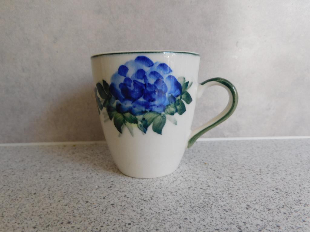 Senseo mok Hortensia Vic's Handpainted, Huis en Inrichting, Keuken | Servies, Ophalen of Verzenden, Zo goed als nieuw, Overige stijlen