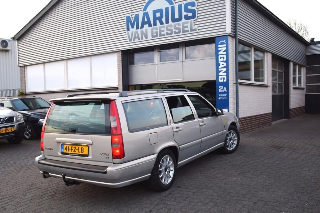 Volvo V70 2.4 Automaat Lpg G3 170 pk, Auto's, Volvo, Gebruikt, Zwart, Beige, 2435 cc