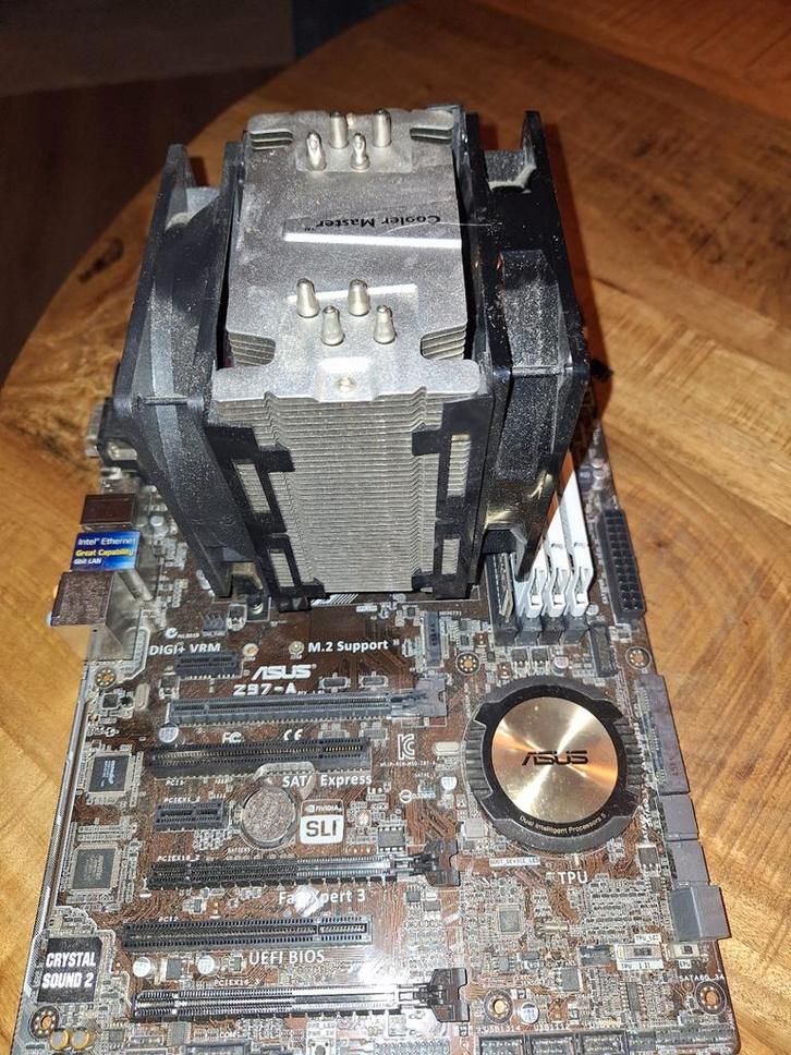 Intel I7 Quad core 4 x 4000mhz 16 GB ddr 3 2666mhz, Computers en Software, Moederborden, Gebruikt, DDR3, Ophalen