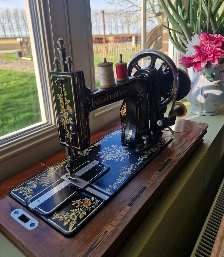 🤩 EYECATCHER 🤩 🌺 Antieke Flora naaimachine, Ophalen
