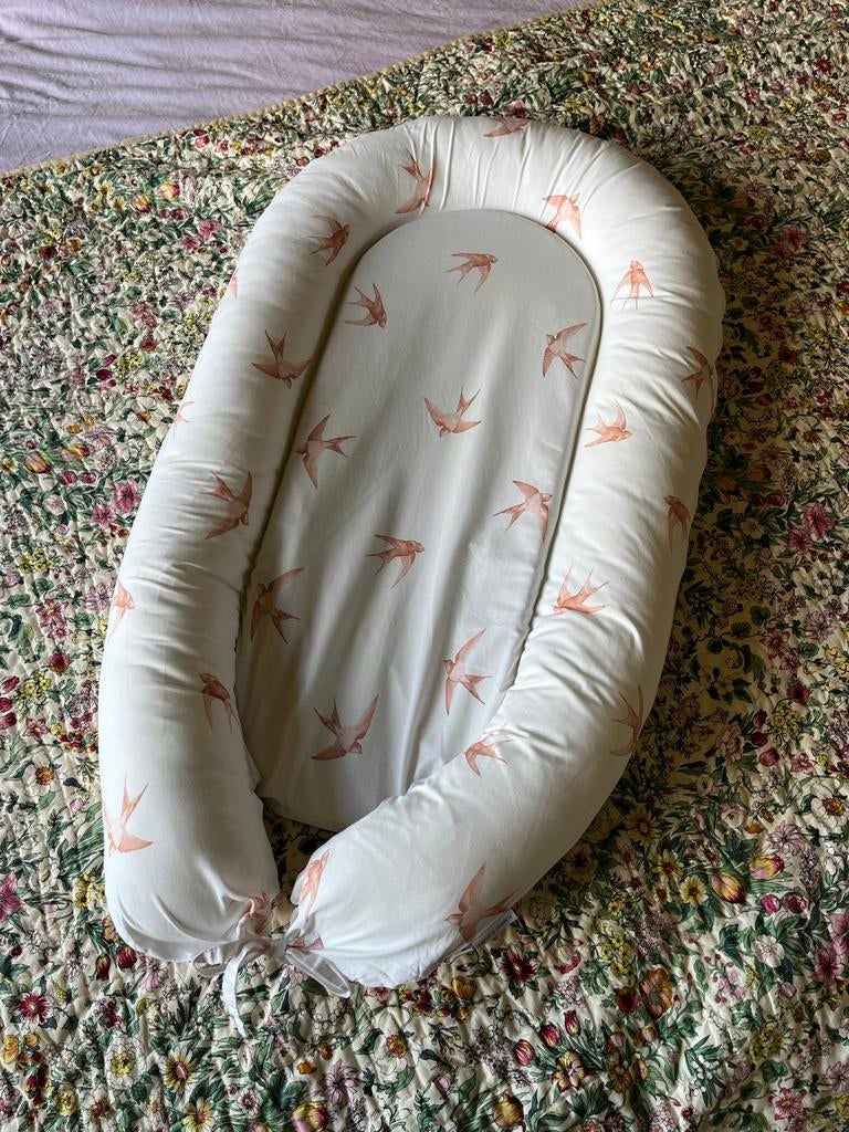Babynestje van het merk Kleine Kleutel met zwaluwtjes, Kinderen en Baby's, Ophalen of Verzenden, Zo goed als nieuw, Overige typen