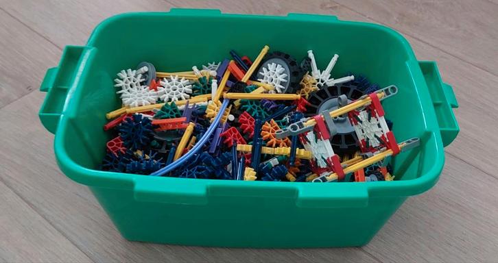 Grote partij K'nex in 2 dozen en 1 lege koffer, Kinderen en Baby's, Speelgoed | Bouwstenen, Gebruikt, K'nex, Ophalen