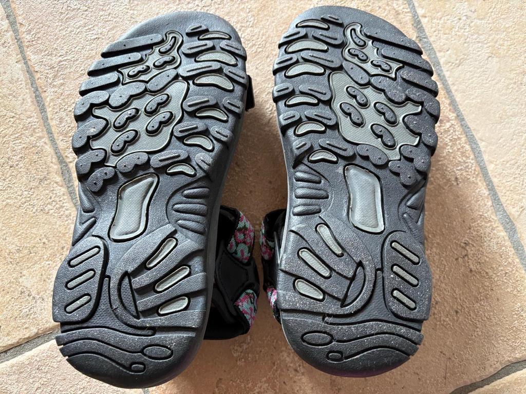 Sandalen lookalike Teva, maat 37, Kleding | Dames, Schoenen, Ophalen of Verzenden, Gedragen, Overige kleuren, Sandalen of Muiltjes