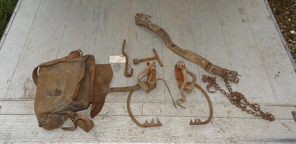 oud klimgerei klimwerktuig voor in houten lantaarnpalen, Ophalen