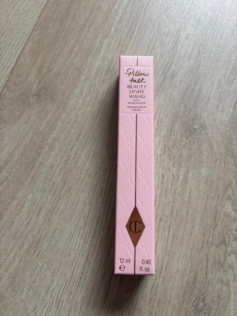 Charlotte Tilbury Beauty Light Wand Highlighter Pillow Talk, Sieraden, Tassen en Uiterlijk, Uiterlijk | Cosmetica en Make-up, Ophalen