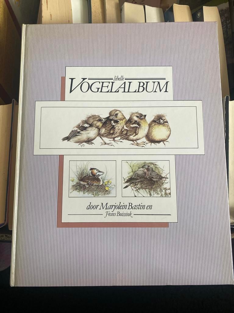 Libelle Vogelalbum - Marjolein Bastin & Frans Buissink, Ophalen of Verzenden, Gelezen, Vogels