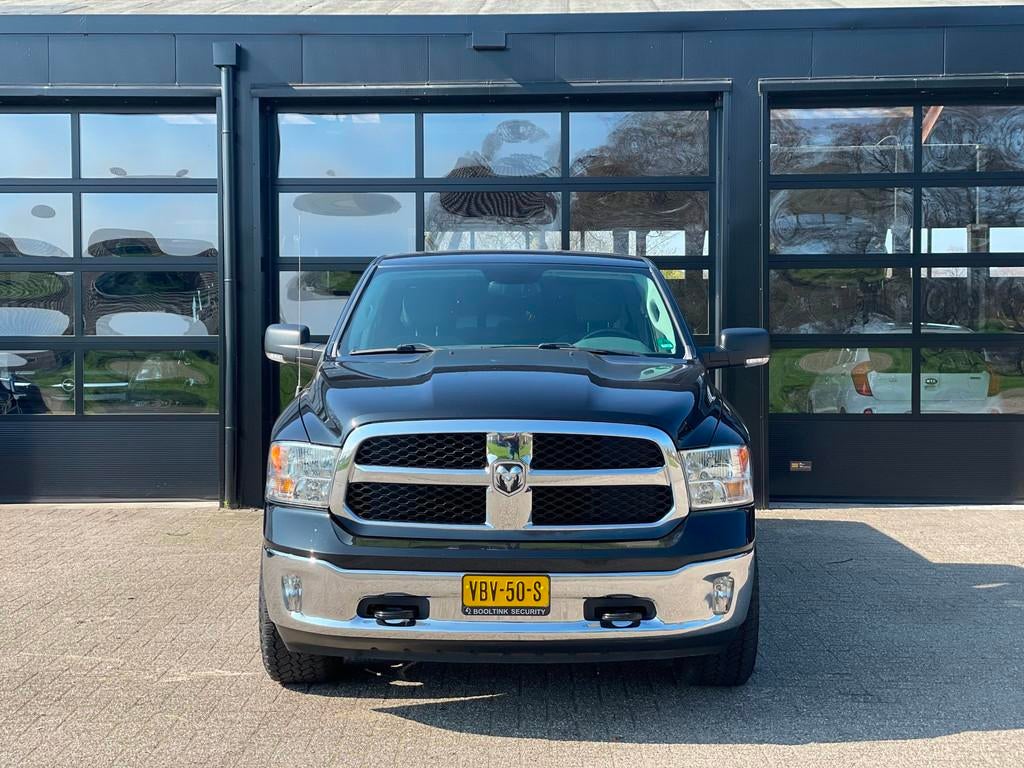 Dodge Ram 1500 5.7 V8 4x4 Crew Cab Big Horn, EX BTW, Auto's, Automaat, Gebruikt, 5654 cc, Leder en Stof