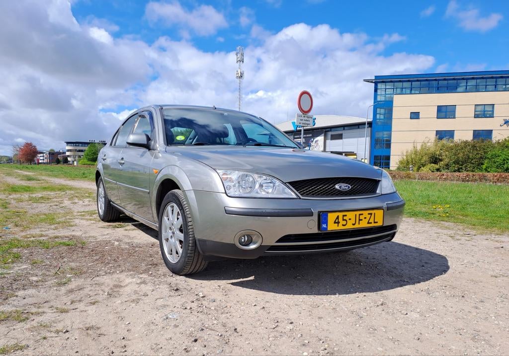 Ford mondeo 2002 ,  APK tot 8-4-2027 , 175000 km. ., Voorwielaandrijving, 145 pk, Stof, 1800 kg