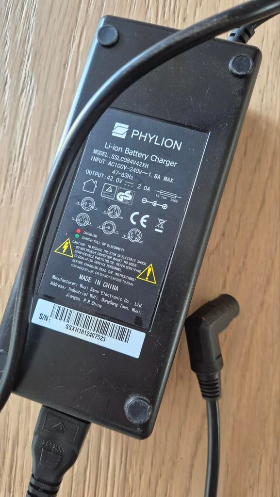 Phylion Acculader 42V 2A voor elektrische fiets, Ophalen, Zo goed als nieuw
