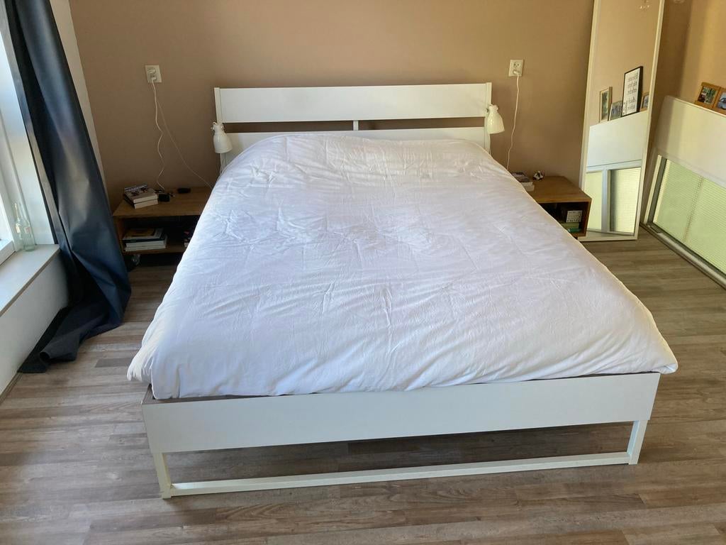 IKEA Trysil bedframe met Lönset lattenbodems 160x200, Ophalen, Gebruikt, Wit, Tweepersoons