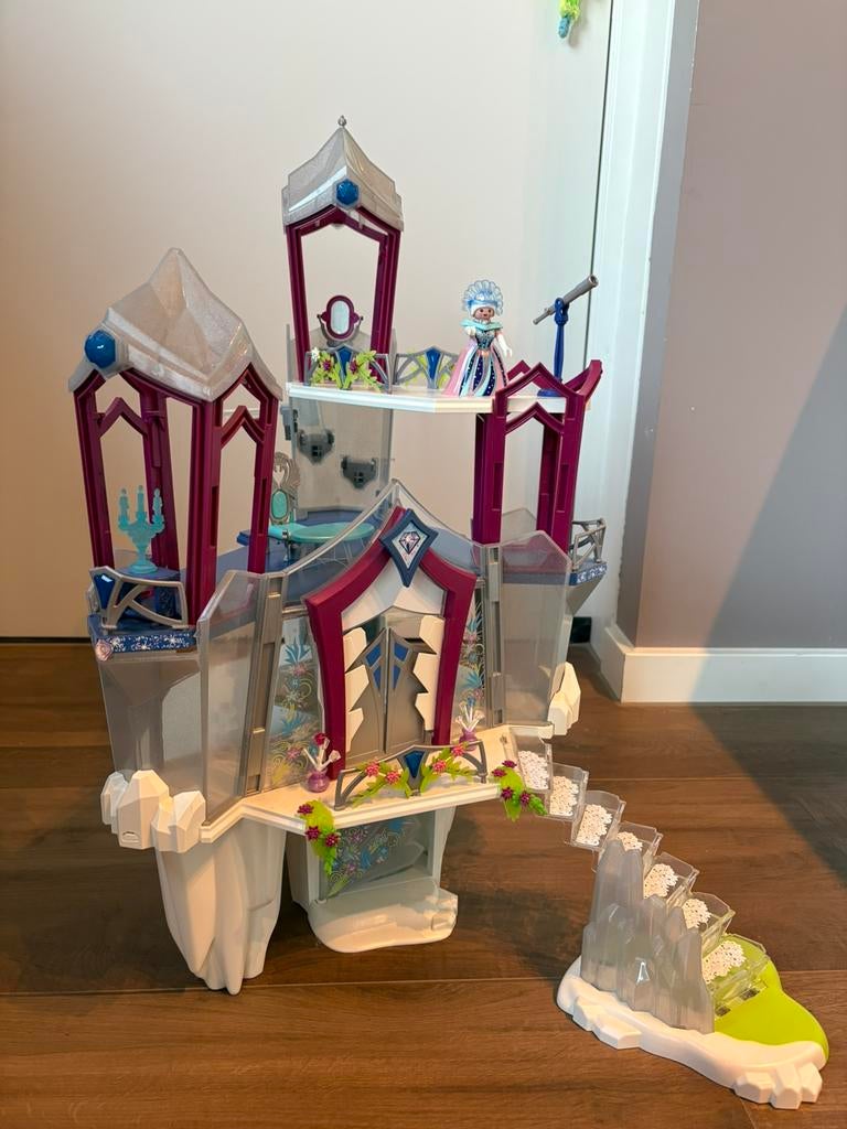 9469 ijspaleis playmobil met poppetje en wat accesoires, Kinderen en Baby's, Speelgoed | Playmobil, Ophalen, Zo goed als nieuw