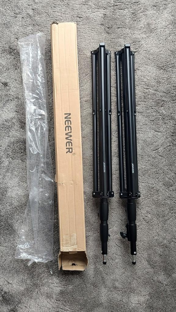 Neewer statief. 2 stuks, Audio, Tv en Foto, Fotografie | Statieven en Balhoofden, Ophalen of Verzenden, Nieuw, Minder dan 150 cm