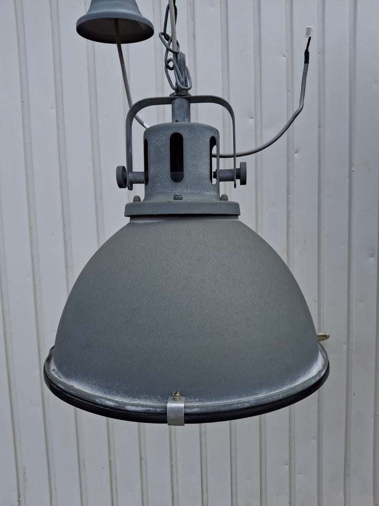 Set van 2 industriële eettafel lampen - Grijs, Huis en Inrichting, Ophalen, Gebruikt, 50 tot 75 cm, Metaal