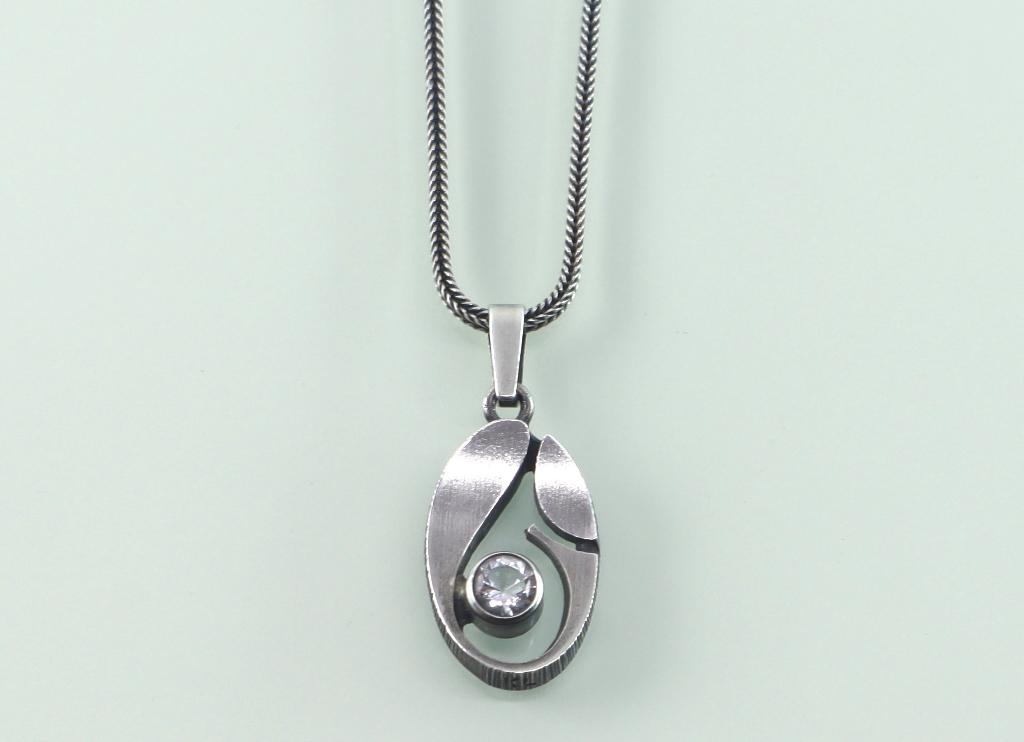 Zilveren hanger bergkristal Sten & Laine Finland met collier, Sieraden, Tassen en Uiterlijk, Antieke sieraden, Ophalen of Verzenden