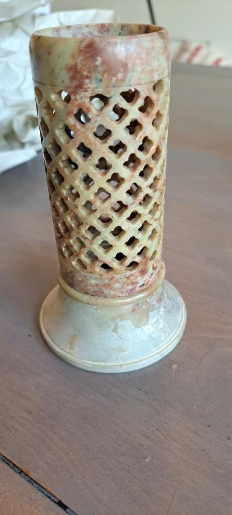 Oude stenen kandelaar, Ophalen of Verzenden, Koper of Brons