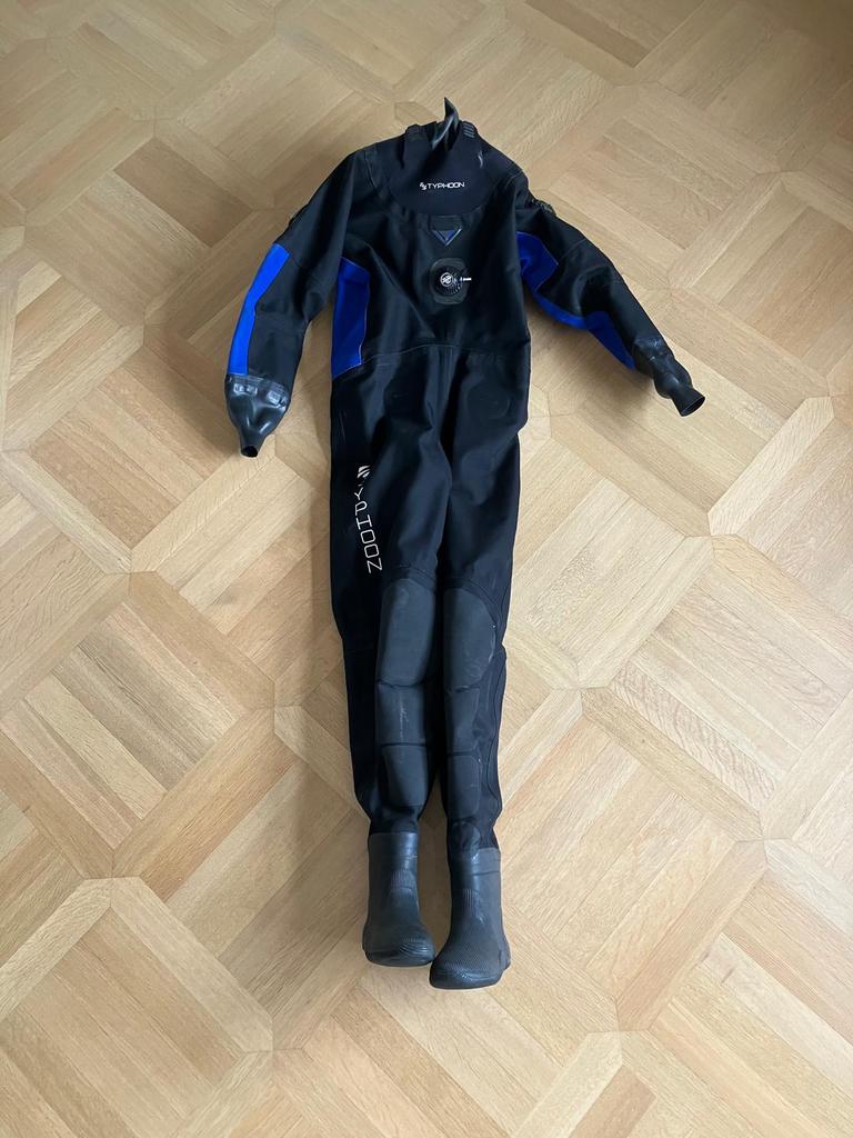 Complete duikuitrusting €1600 Typhoon M, Ophalen, Zo goed als nieuw, Duikpak