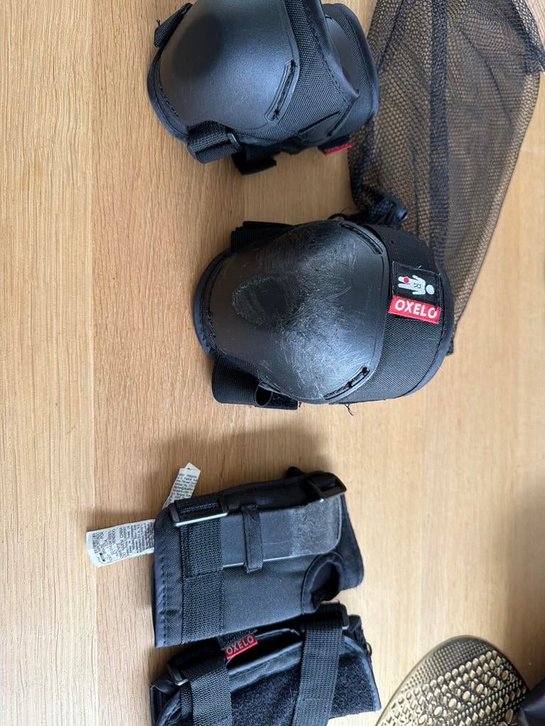 Oxelo Beschermset XS voor Skateboard/Waveboard, Sport en Fitness, Skateboarden, Ophalen, Gebruikt, Bescherming