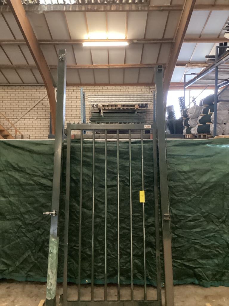 15. Enkele Spijlenpoort Puntenkam Groen 100x195cm, Tuin en Terras, Tuinpoorten, Ophalen, 100 tot 150 cm, Zo goed als nieuw, Draaipoort