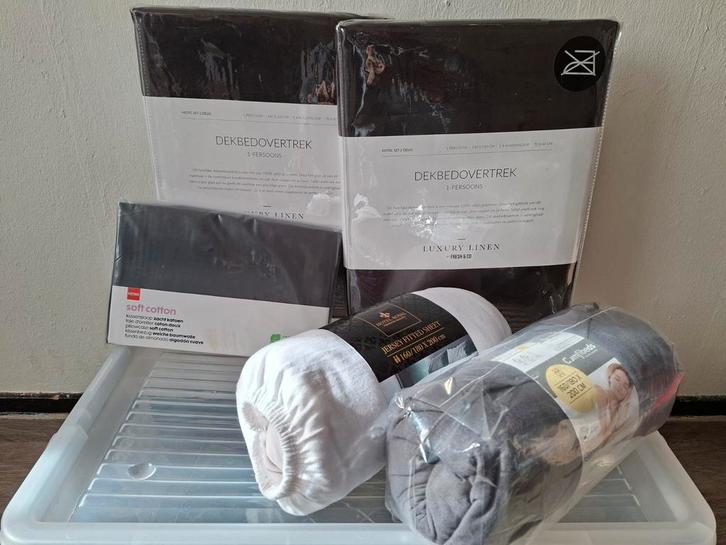 Beddengoed: dekbedovertrekken, matrashoes  en hoeslakens, Huis en Inrichting, Slaapkamer | Beddengoed, Nieuw, Dekbedovertrek, Tweepersoons