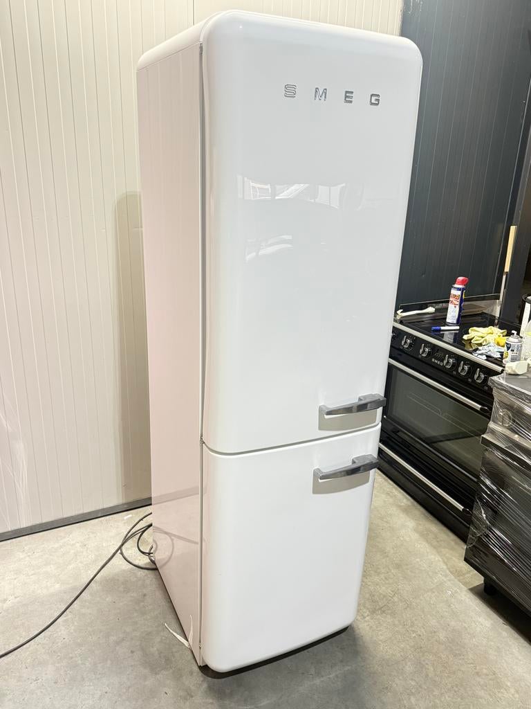 Smeg Koelkast met Aparte Vriezer - Wit, Zo goed als nieuw, Witgoed en Apparatuur, Bella, 200 liter of meer, 60 cm of meer, Met aparte vriezer
