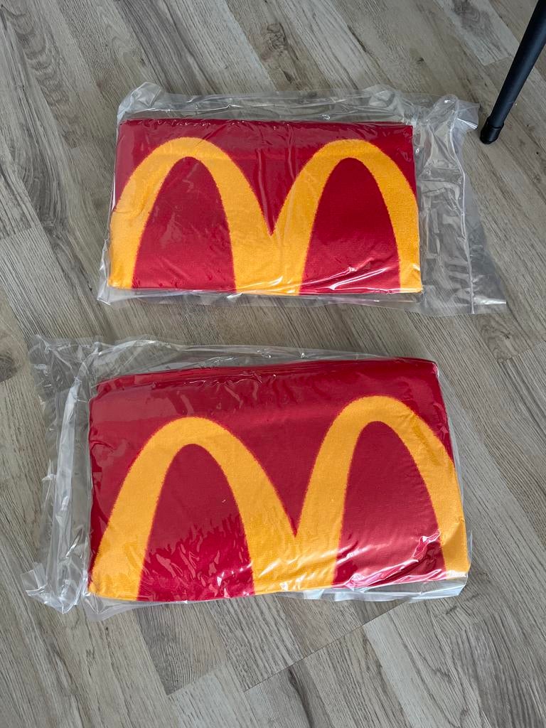 McDonald's handdoek origineel en nieuw, Ophalen of Verzenden, Nieuw, Rood, Handdoek
