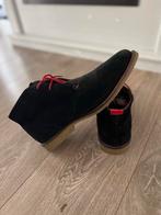Nieuwe zwarte suède boots met rode veters maat 44, Kleding | Heren, Schoenen, Zwart, Boots, Nieuw, Ophalen of Verzenden