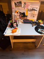 Kinderbed met bureau en McQueen afbeelding, 85 tot 100 cm, Ophalen of Verzenden, Zo goed als nieuw, Hoogslaper of Stapelbed