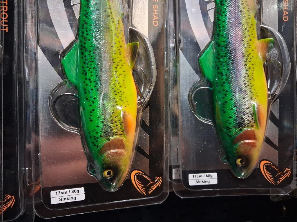 SG 4D Trout Rattle Shad 17cm/80g (Sinking) Fire Trout.., Watersport en Boten, Hengelsport | Roofvissen, Tinstraat, Savage Gear