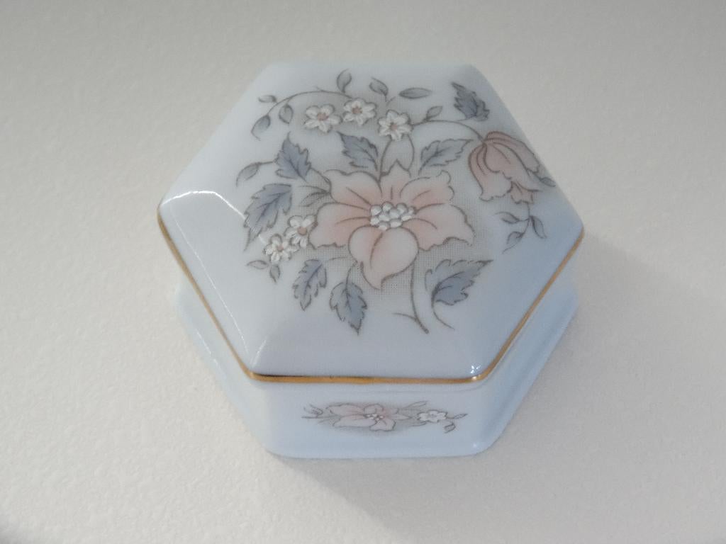 Limoges France snuisterijendoosje / pillendoosje porselein, Antiek en Kunst, Ophalen of Verzenden