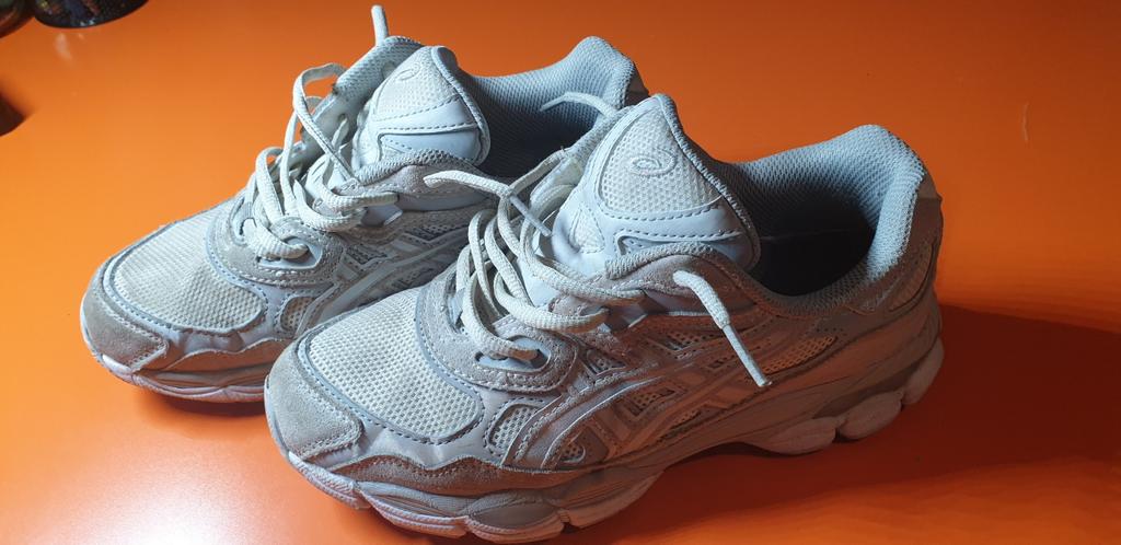 Asics gel-NYC  maat  39, Sport en Fitness, Loopsport en Atletiek, Ophalen of Verzenden, Hardloopschoenen, Asics