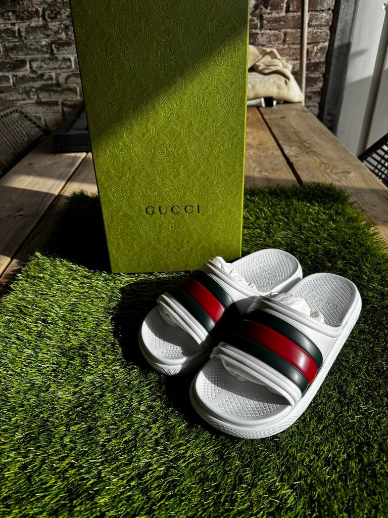 Gucci slippers wit met rood/groene streep, Ophalen of Verzenden, Nieuw, Wit, Slippers