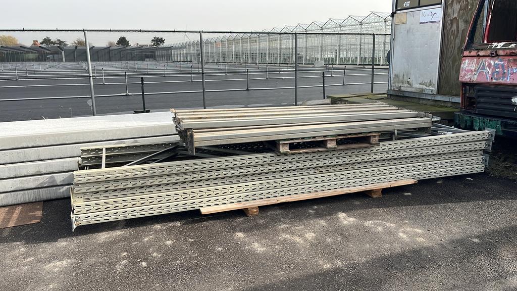 Pallet stelling 4500 hoog, Ophalen, 2 tot 5 meter, Gebruikt, Overige typen