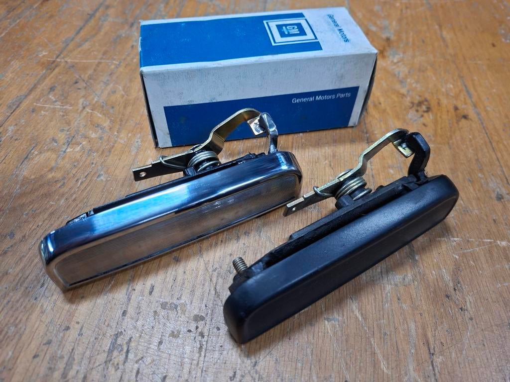 Opel kadett C deurklink nieuw origineel rally gte, Opel, Nieuw, Ophalen of Verzenden, Spatbord