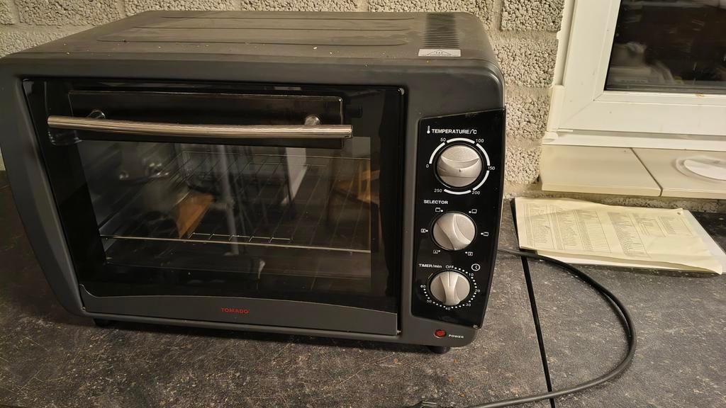 Oventje 35 liter (Tomado tm-2426), netjes, Witgoed en Apparatuur, Ovens, Ophalen, Minder dan 45 cm, Minder dan 45 cm, Hete lucht