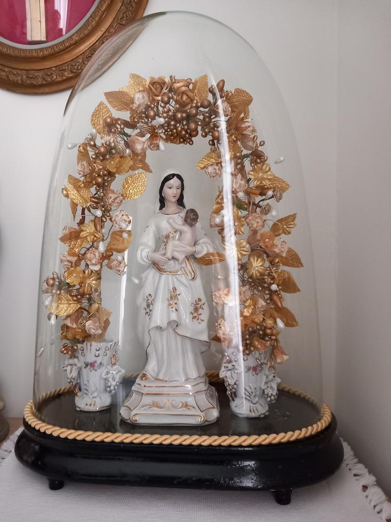 Oude stolp met porseleinen Maria met Jezus, Ophalen of Verzenden
