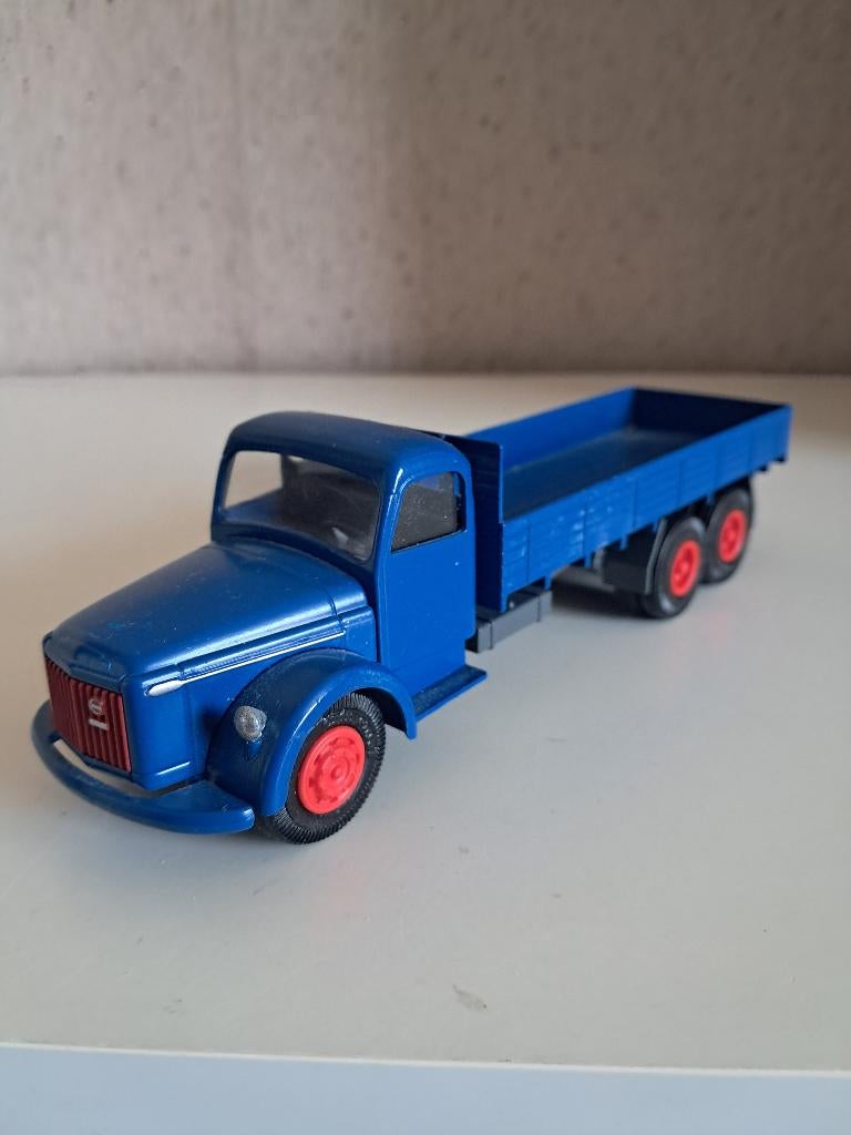 Volvo Titan, Hobby en Vrije tijd, Modelauto's | 1:50, Ophalen of Verzenden, Zo goed als nieuw, Bus of Vrachtwagen, Conrad