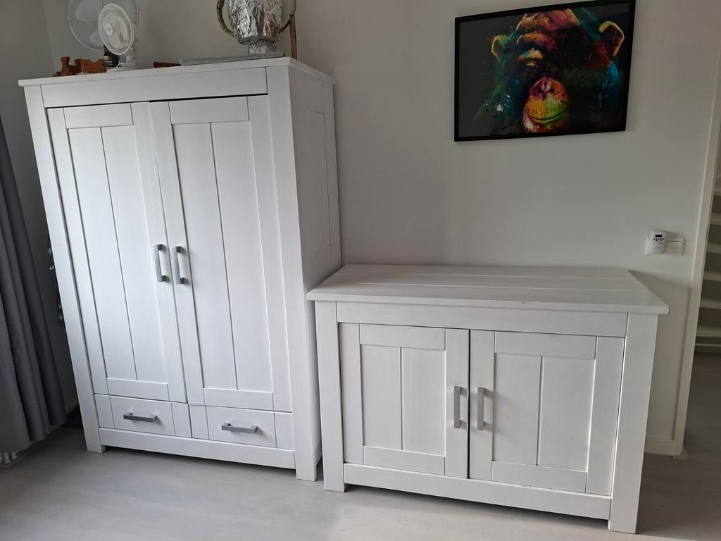 Commode en kledingkast van TWF voor de baby of kinderkamer, Kinderen en Baby's, Kinderkamer | Complete kinderkamers, Ophalen, Zo goed als nieuw
